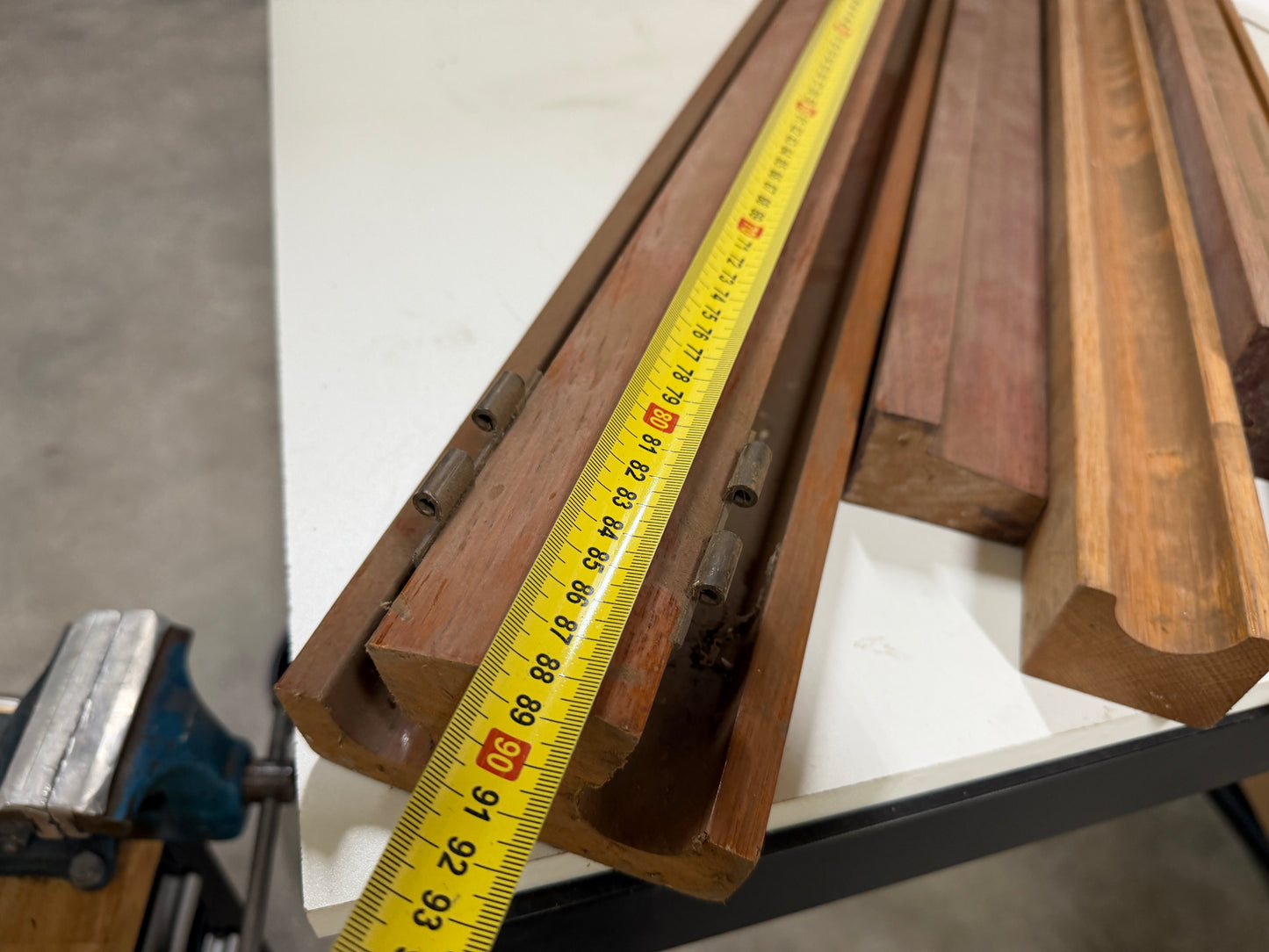 Diverse balkjes / restanten (teak) hout