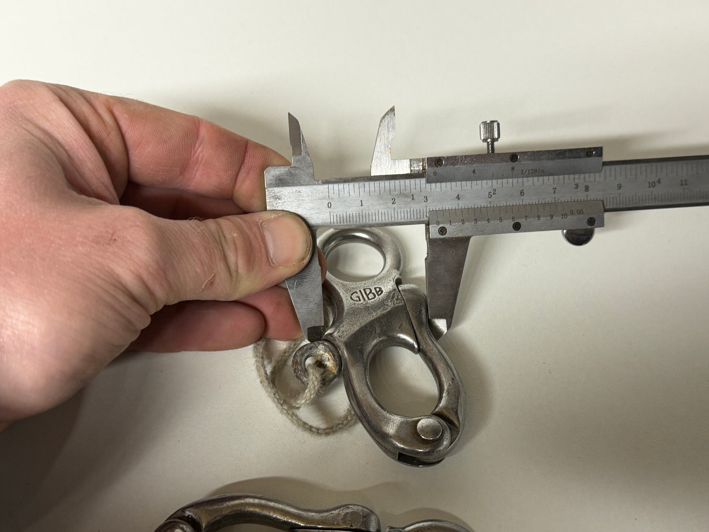 Gibb sluiting 93 mm met vast oog