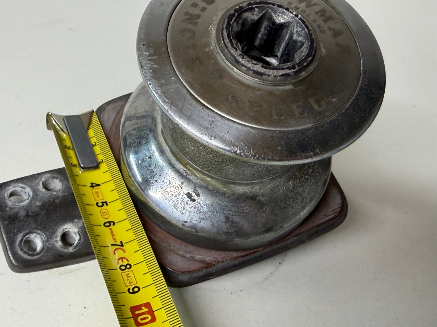 Lewmar 6 lier op beugel