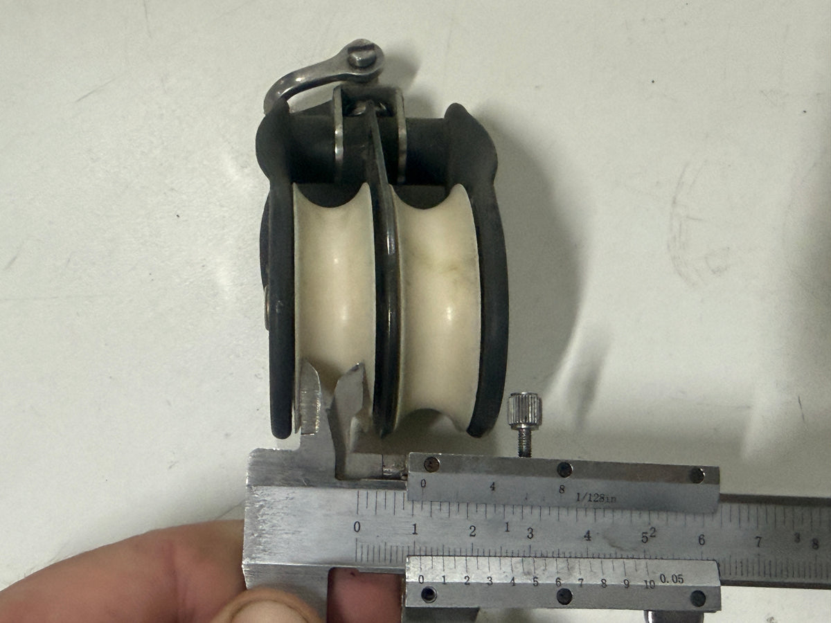 Ronstan 2 schijfs blok 47 mm tot 12 mm lijn met wartel