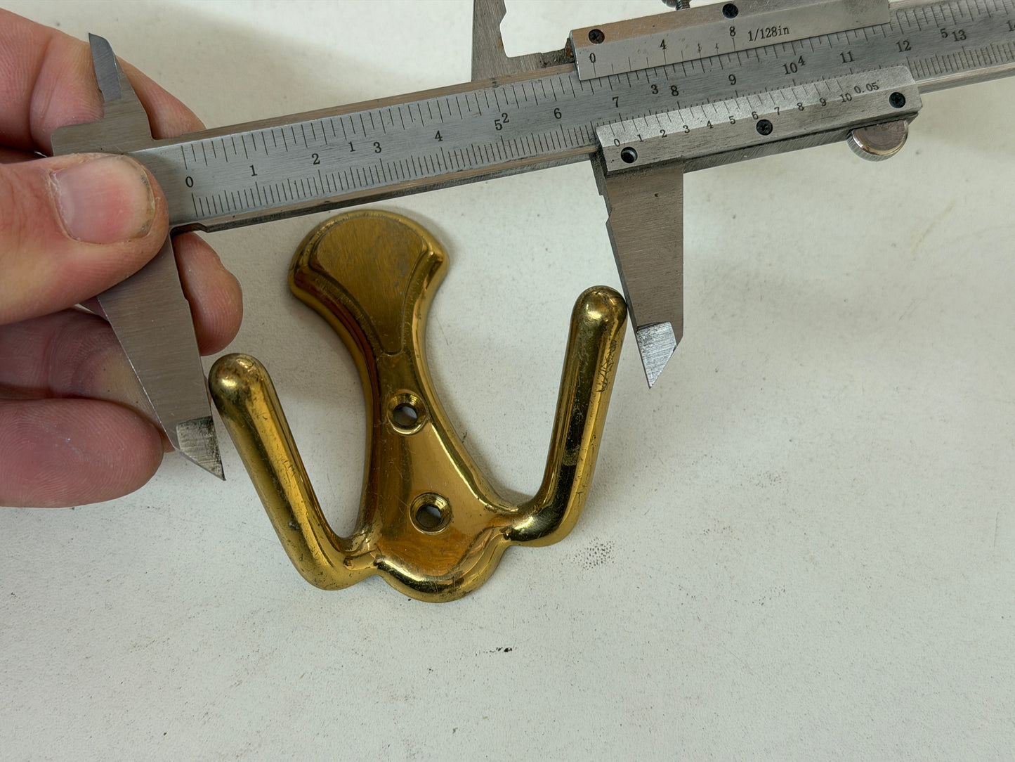 Bronzen / messing haakjes 80 mm