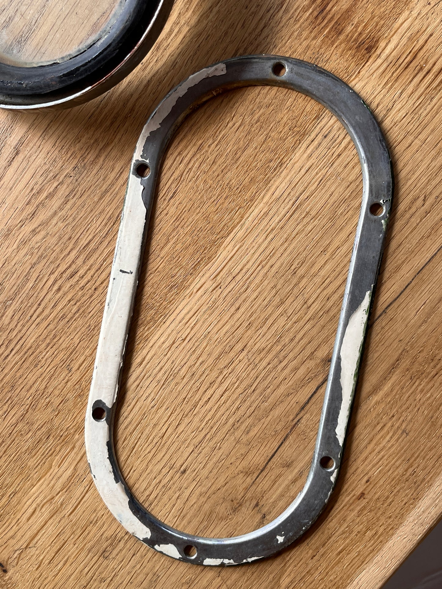 Patrijspoort kogelrond / ovaal 28 x 15 cm