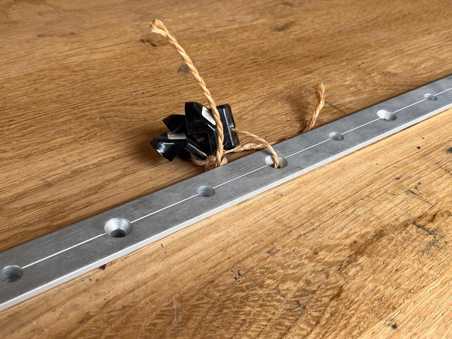 2 x Harken oog voor op rail / oogslede / incl 100 cm rail 26 mm