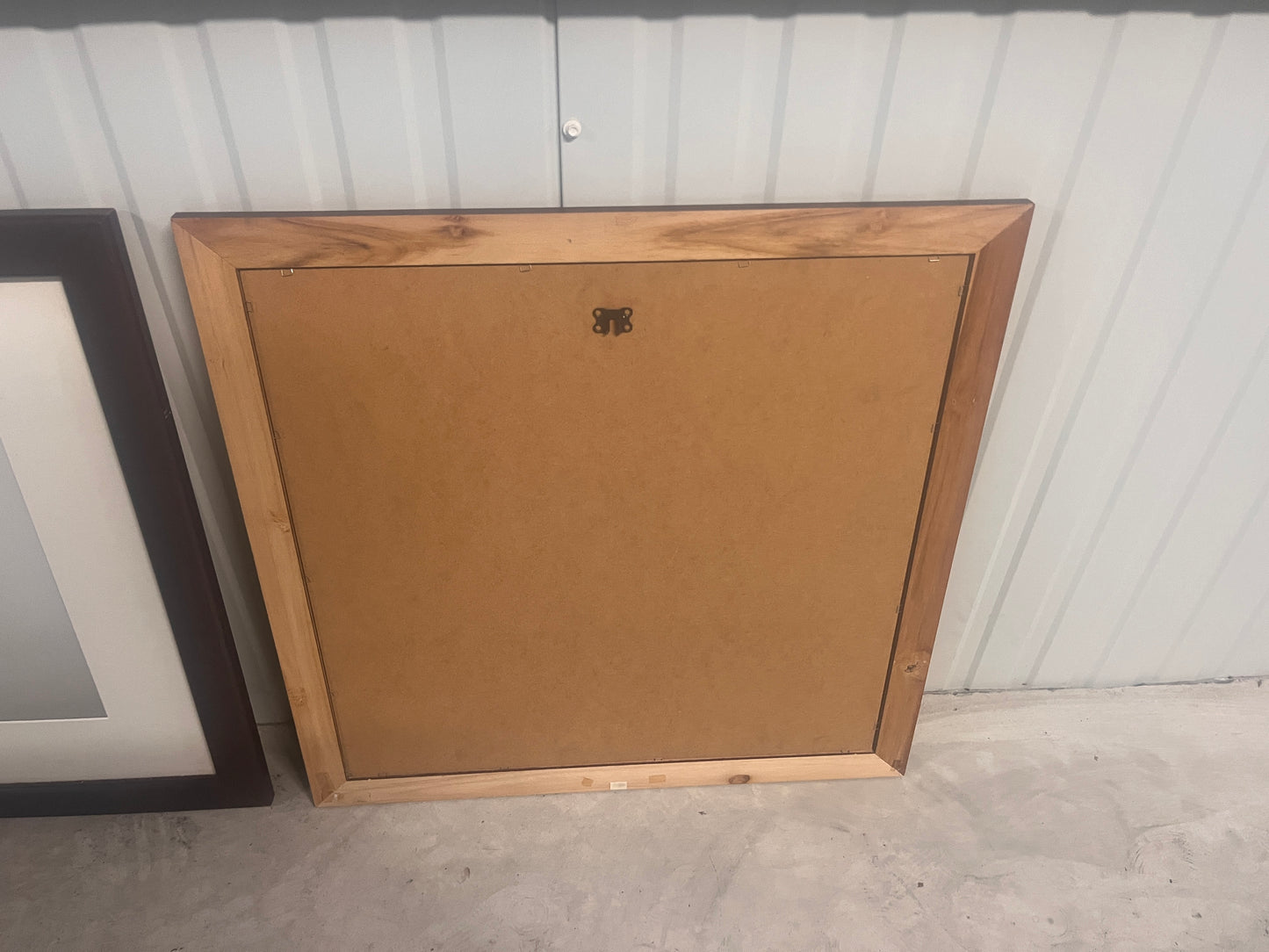 Schilderij/foto van klassieke zeilboot in houten lijst 70 x 70 cm