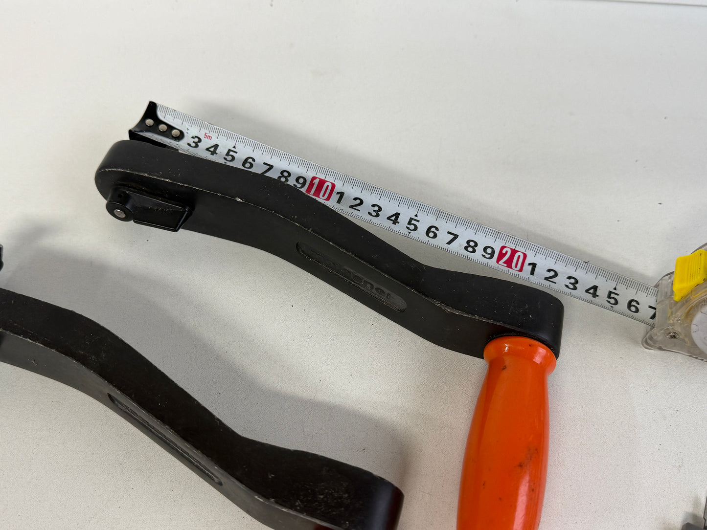 Meissner lierhendel met lock 23 cm