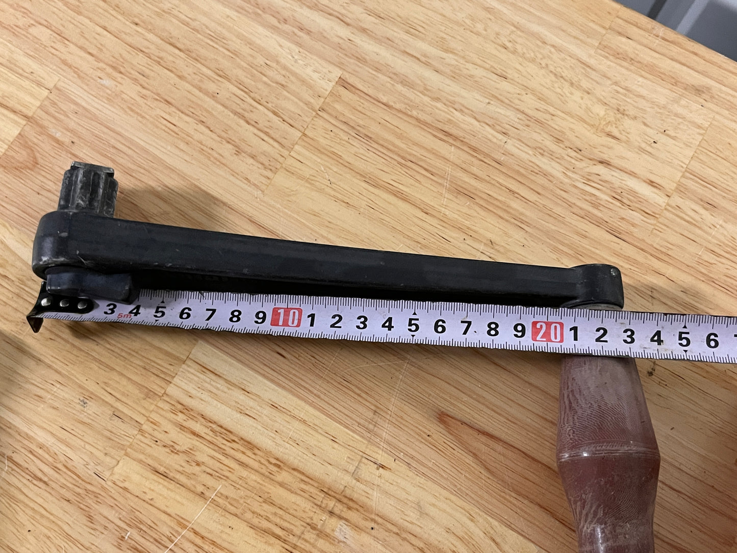 Antal lierhendel met lock 23 cm