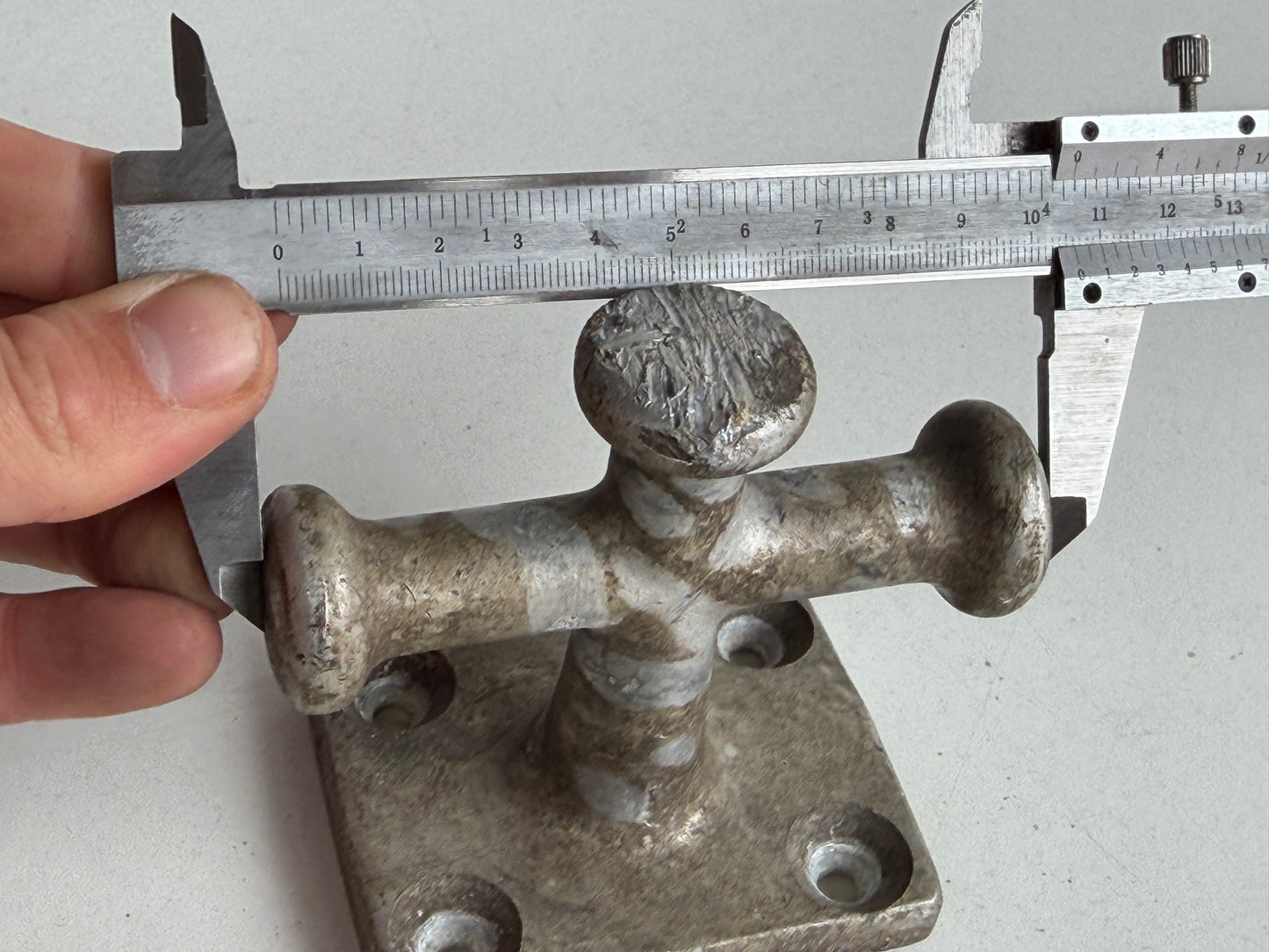 Aluminium kruisbolder 84 x 67 mm