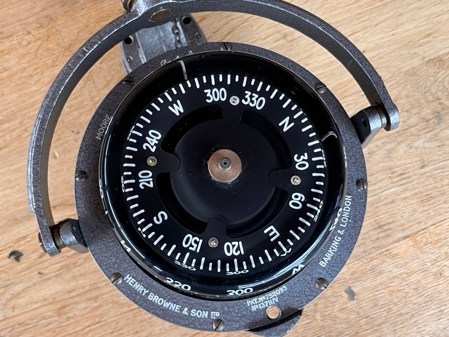 Sestrel Moore Compass / kompas Henry Browne & Son Ltd