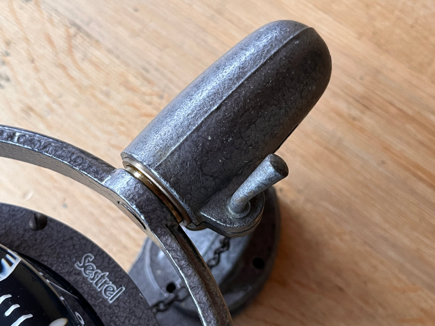 Sestrel Moore Compass / kompas Henry Browne & Son Ltd