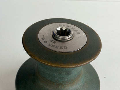 Bronzen Lewmar 42 two speed lier