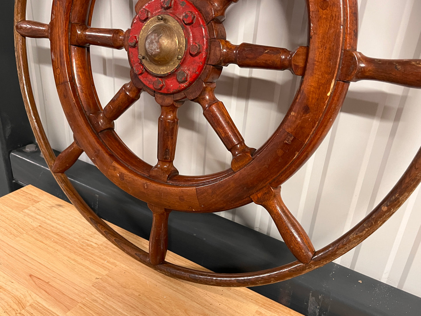 Houten stuurwiel 80 cm met bronzen draaihulp