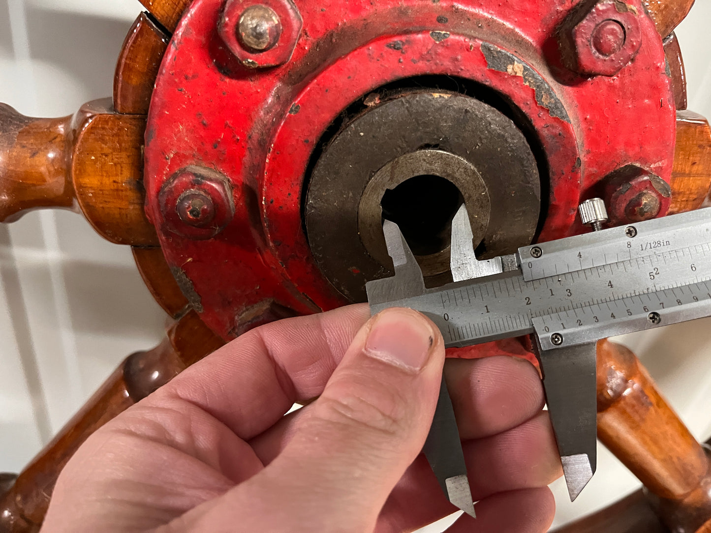 Houten stuurwiel 80 cm met bronzen draaihulp