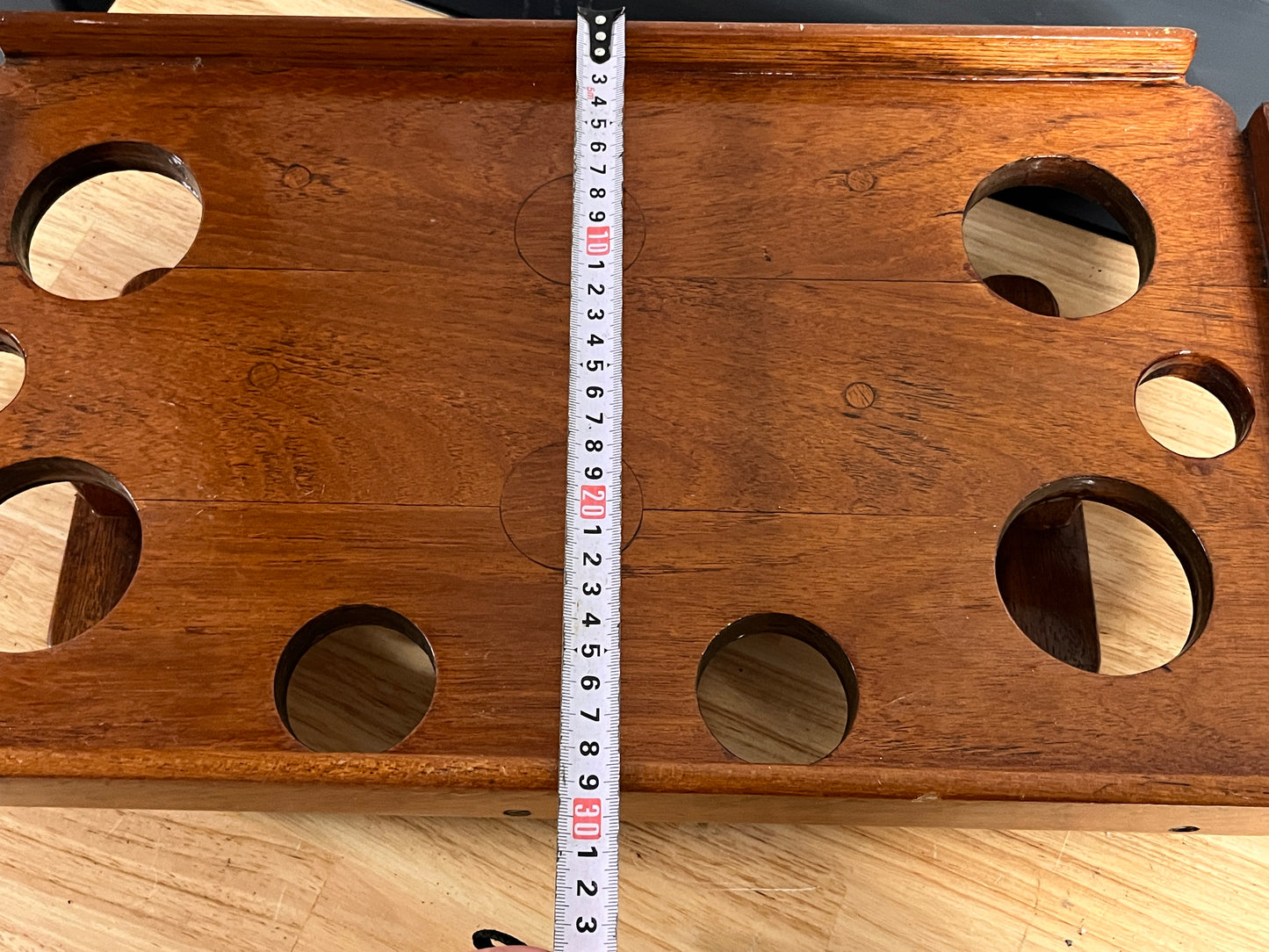 Houten tafel met gaten 515 x 290 mm