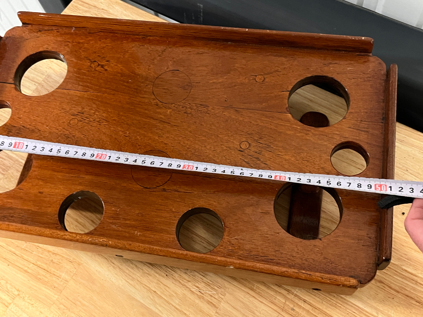 Houten tafel met gaten 515 x 290 mm