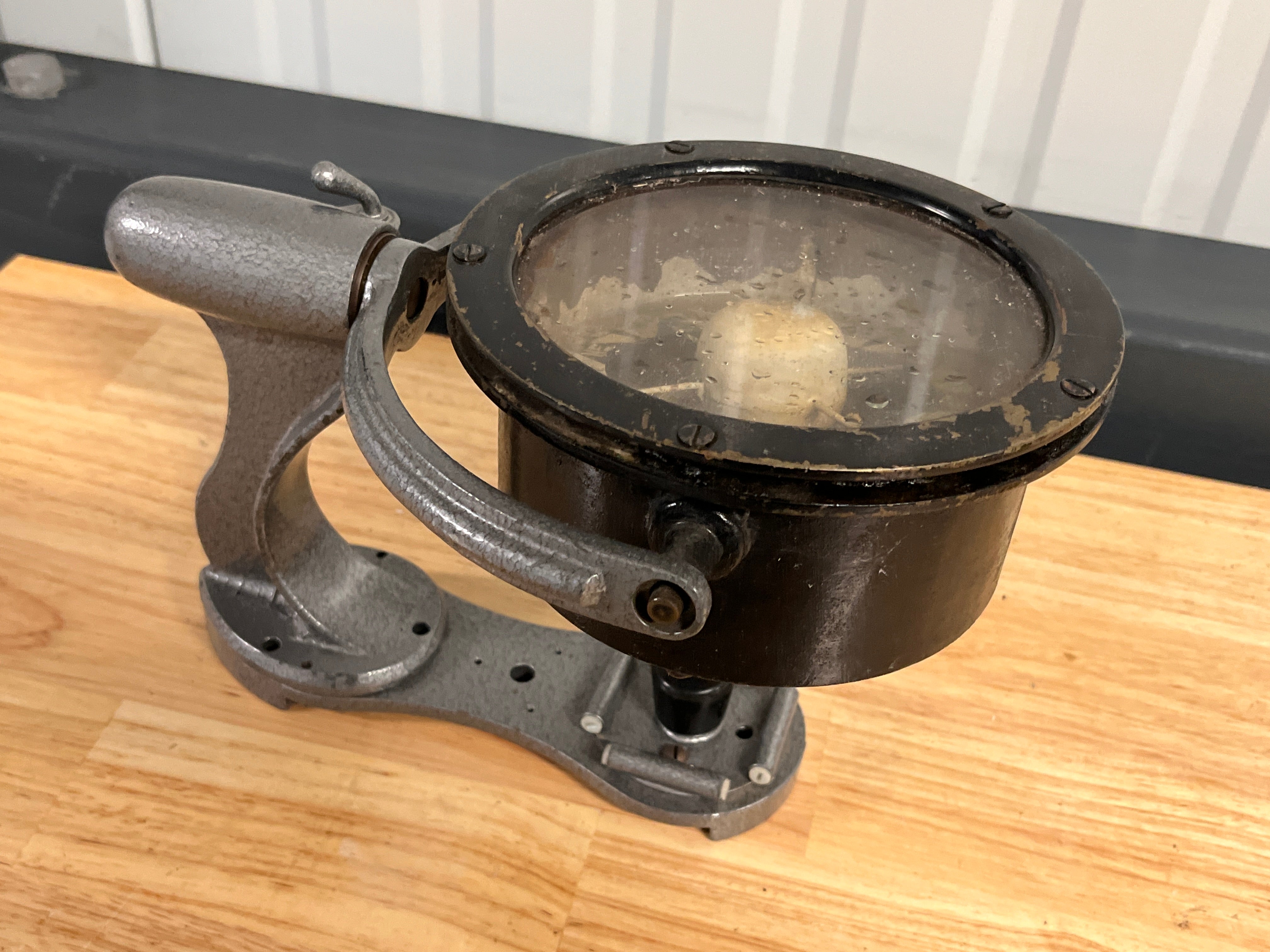 Antiek kompas met Sestrel houder – K&V Products