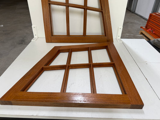Prachtige houten ramen/deurtjes 610 x 595 mm