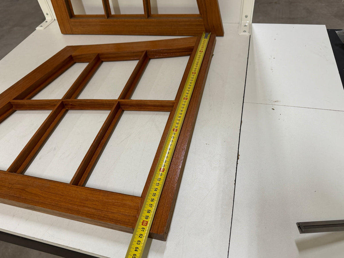 Prachtige houten ramen/deurtjes 610 x 595 mm