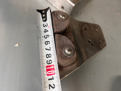 Tufnol schootklem op rvs plateau tot 14 mm