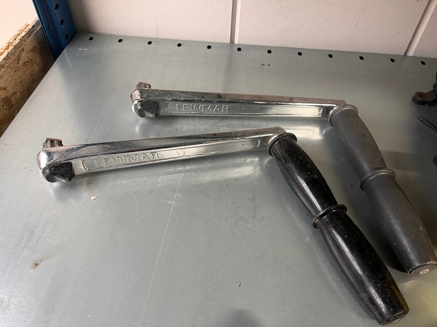 Lewmar lierhendel dubbele grip met lock verchroomd