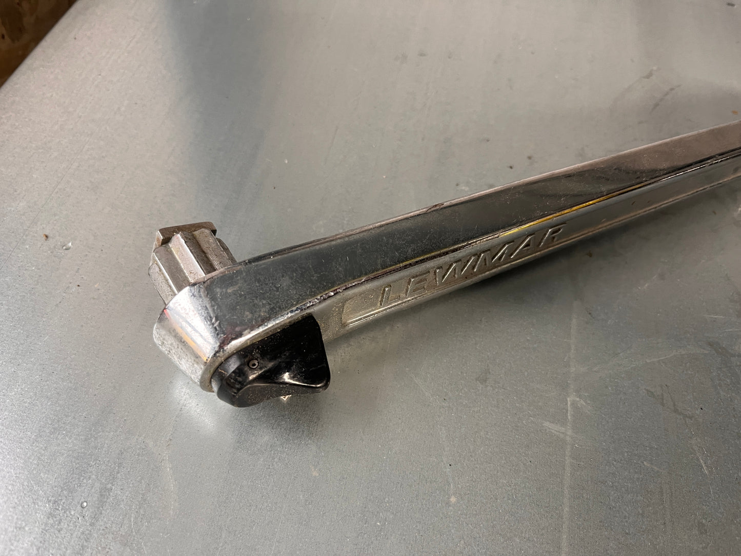 Lewmar lierhendel met lock 28 cm verchroomd