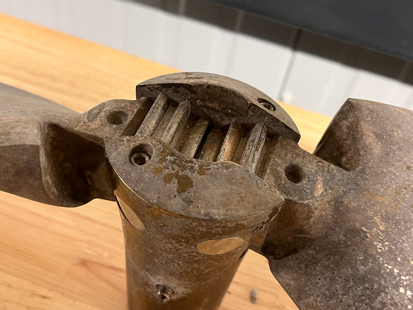 Gori Propeller 18 x 15 RH / bronzen klapschroef 60846