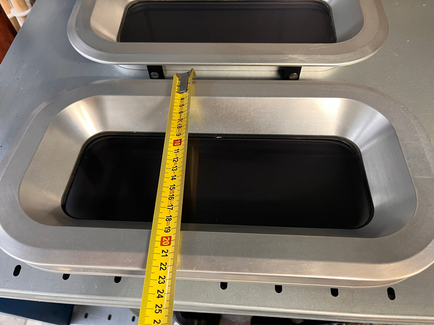 2 x Lewmar patrijspoort open / dicht 40 x 22 cm ongebruikt