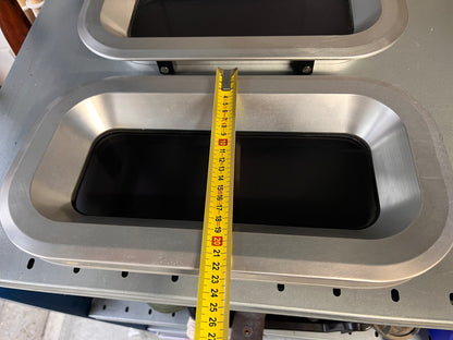 2 x Lewmar patrijspoort open / dicht 40 x 22 cm ongebruikt