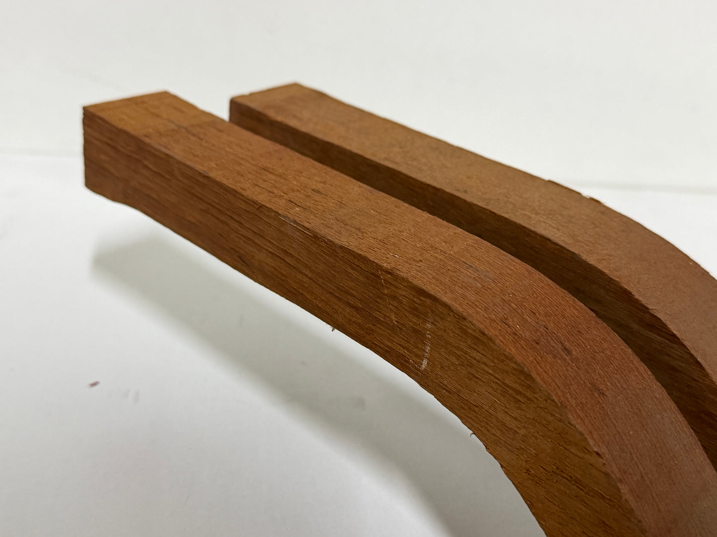 Teakhouten balkjes met boog 720 x 32 x 26 mm