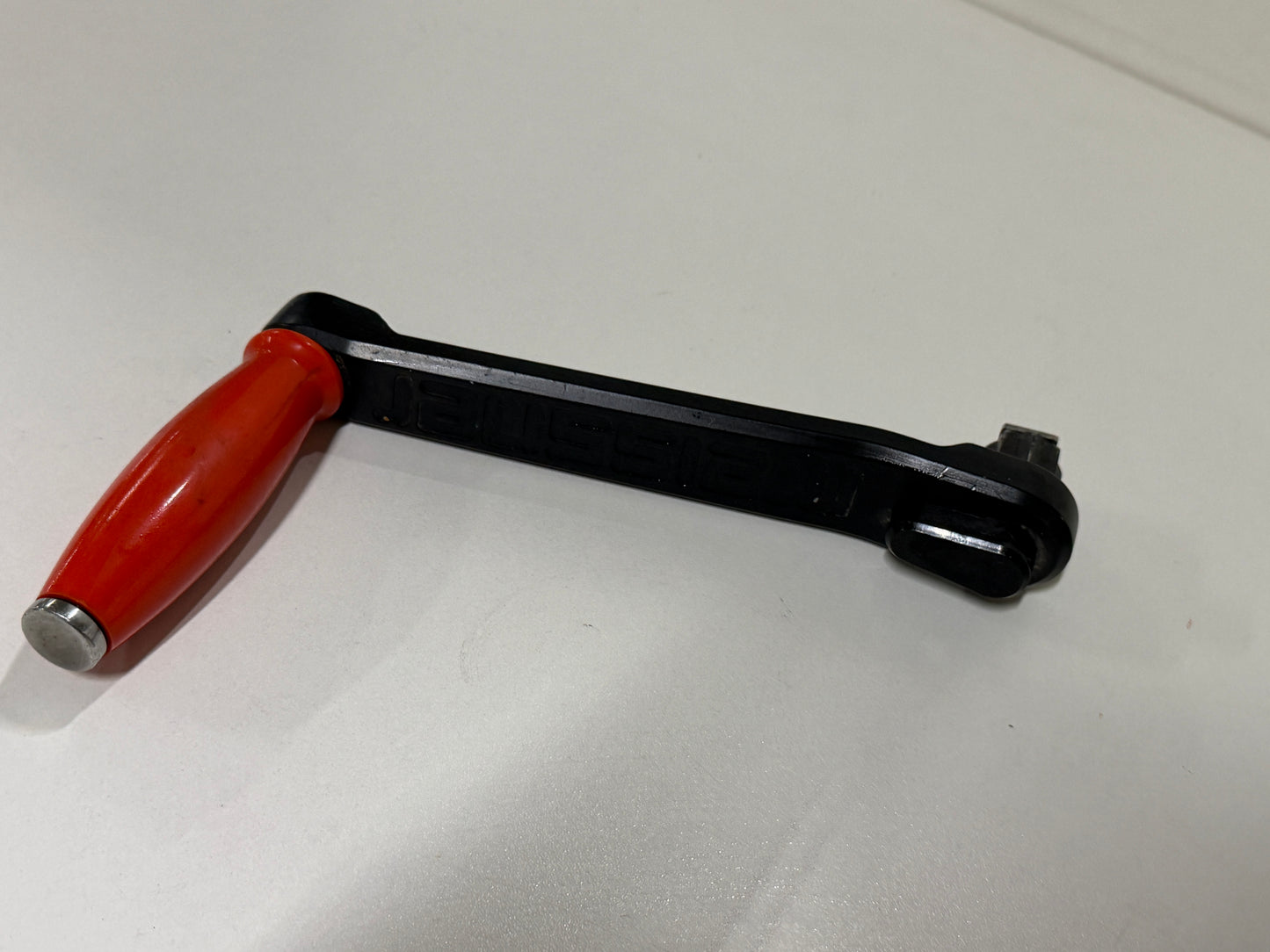 Meissner lierhendel 24 cm met lock  NIEUW