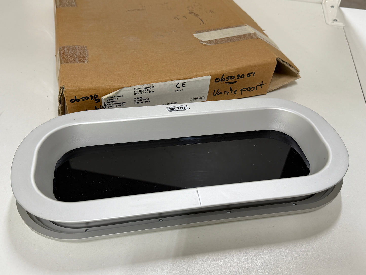 Gebo patrijspoort vast 346 x 141 mm - NIEUW