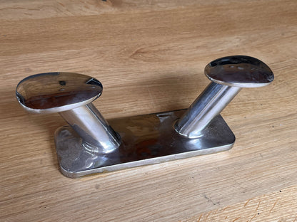 RVS bolder / kikker op voetplaat 195 x 65 mm