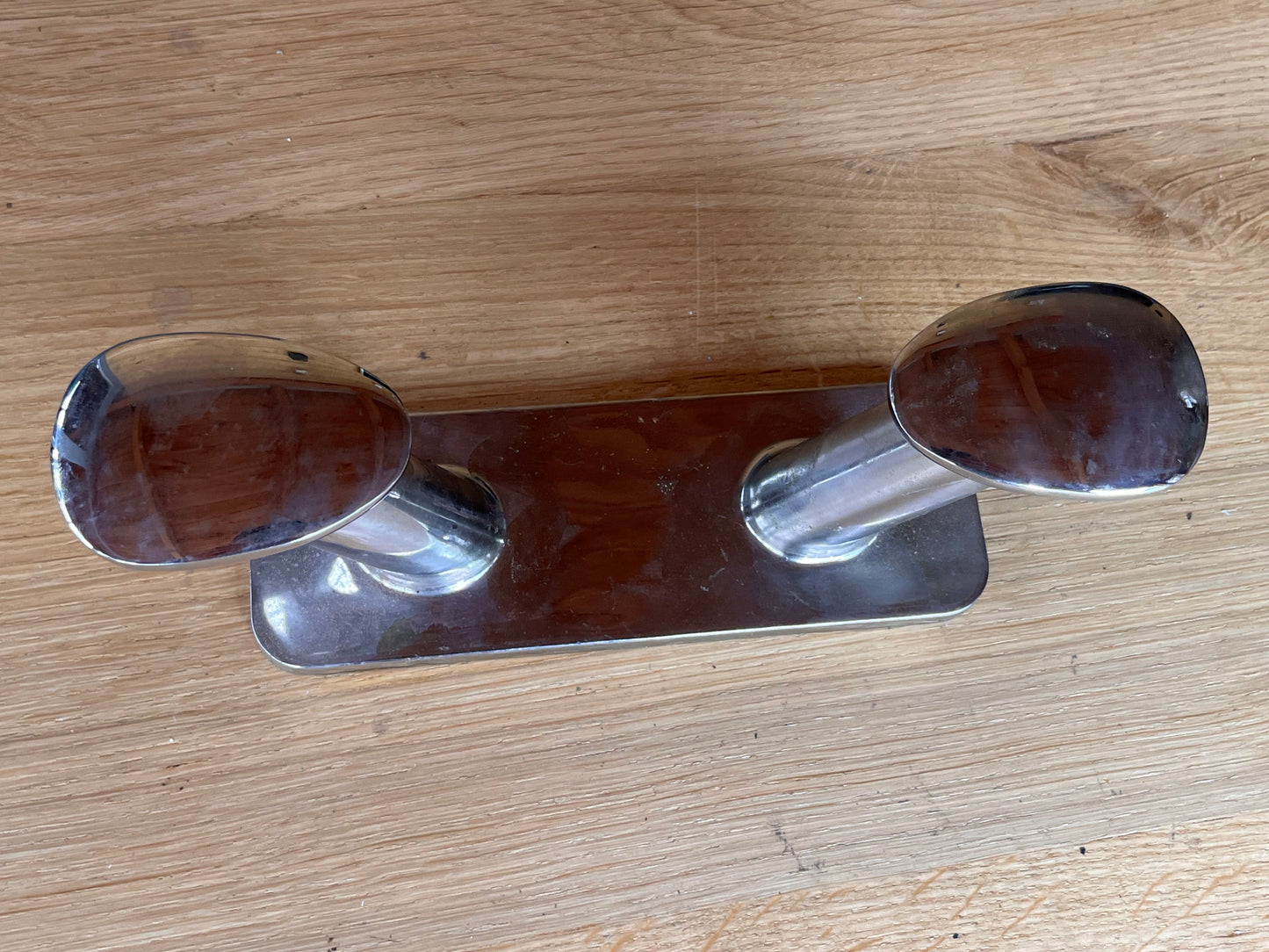 RVS bolder / kikker op voetplaat 195 x 65 mm