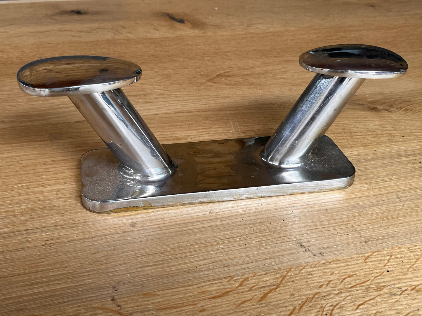 RVS bolder / kikker op voetplaat 195 x 65 mm