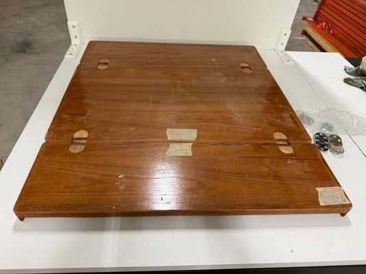 Teak tafel inklapbaar gelakt 600 x 350/700 mm