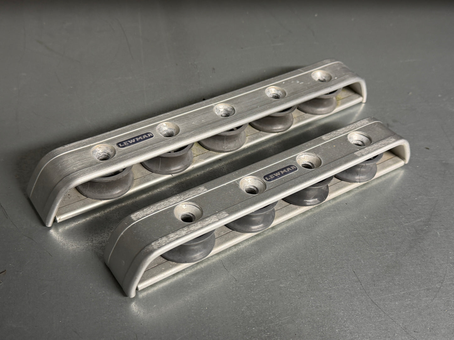 Lewmar valgeleiders 5 en 4 schijfs 40 mm