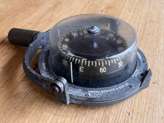 Sestrel Moore kompas met barst