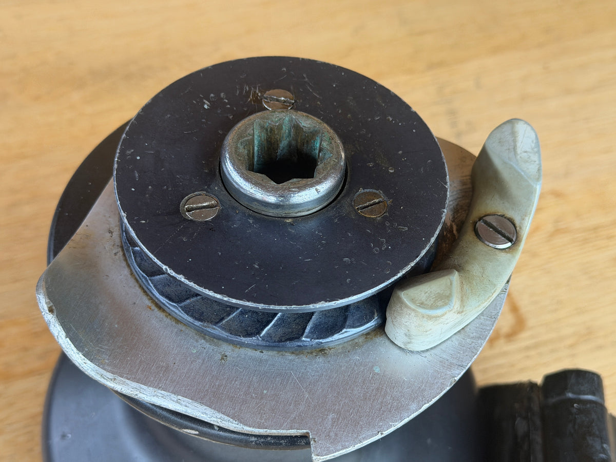 Meissner 26 two speed selftailing lier