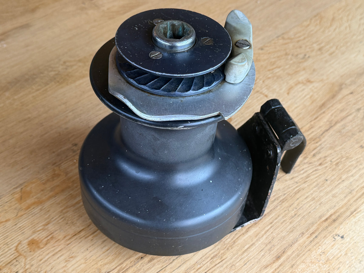 Meissner 26 two speed selftailing lier