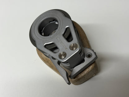 Lewmar racing 2 schijfs 80 mm voetblok met klem incompleet