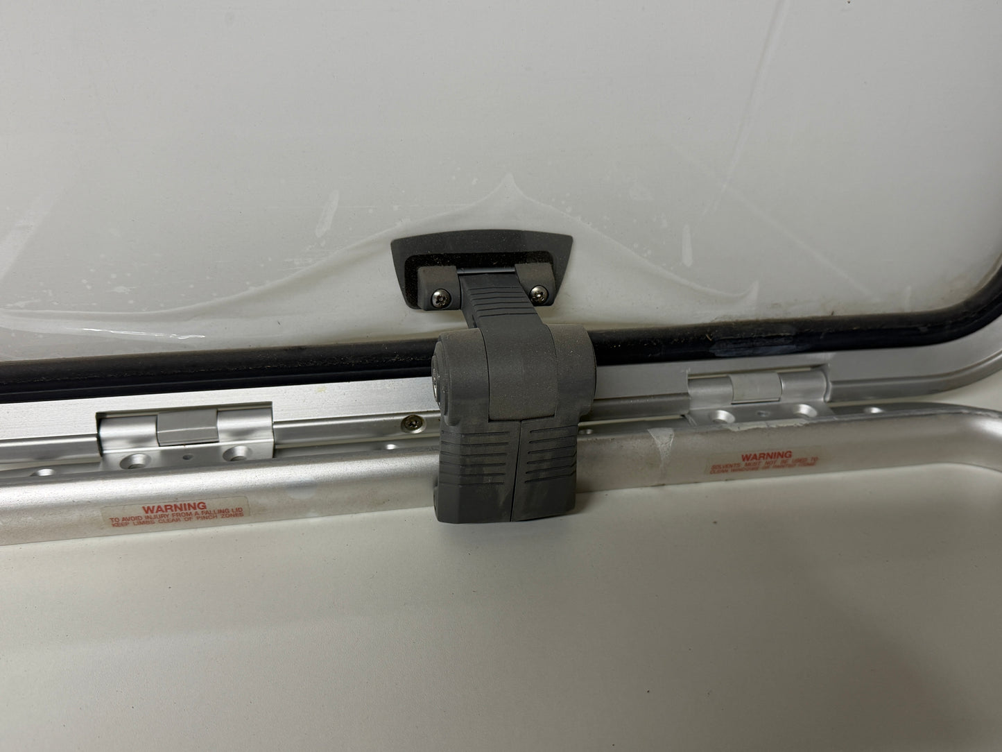 Lewmar dekluik 570 x 570 mm