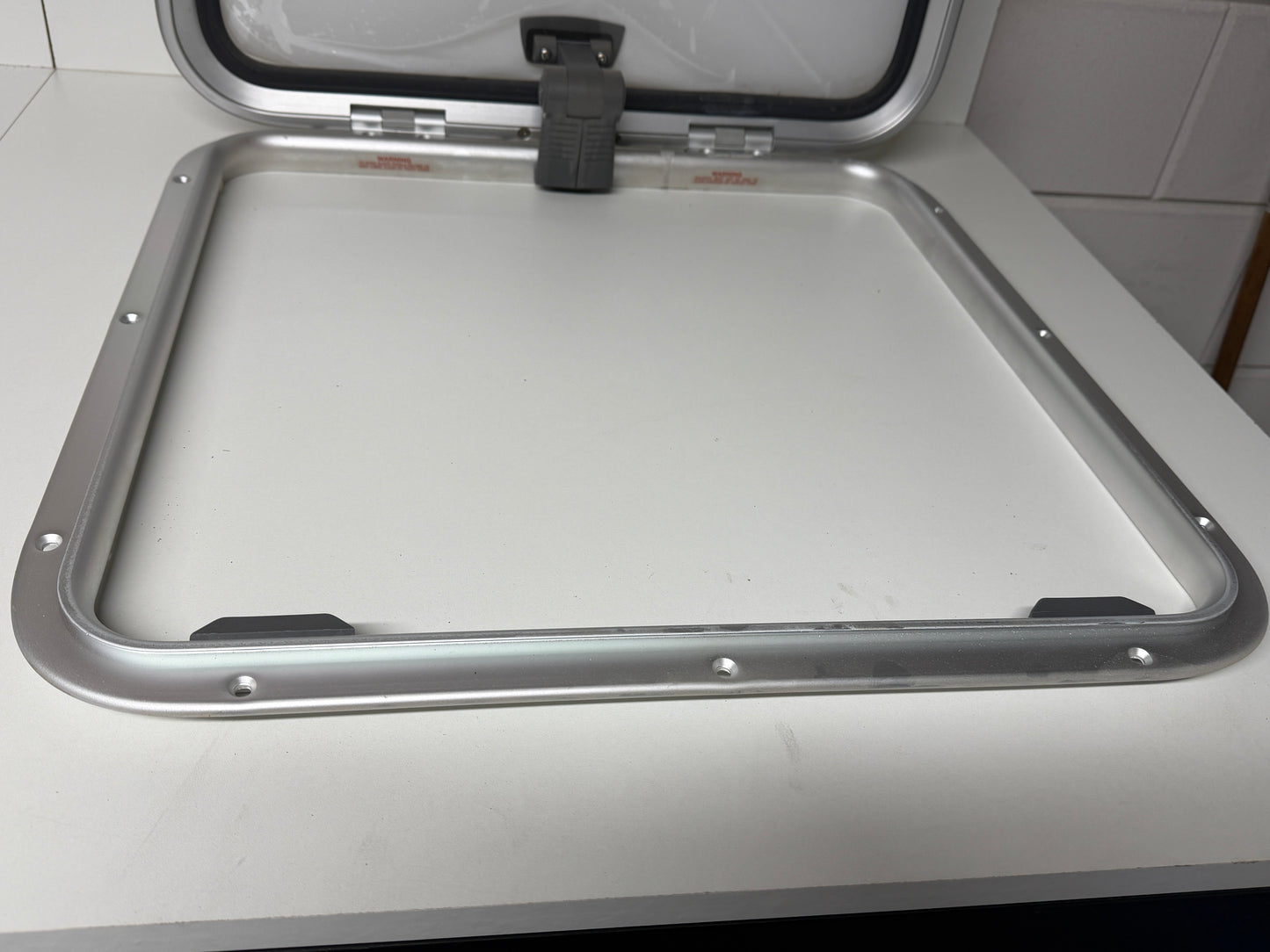 Lewmar dekluik 570 x 570 mm