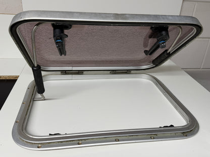 Dekluik / vluchtluik 560 x 435 mm