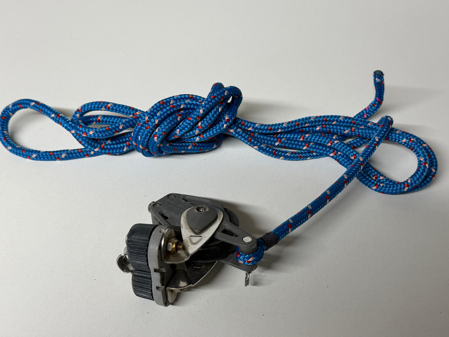 Lewmar 1 schijfs blok 40 mm met hondsvot en draaiwartel en klem