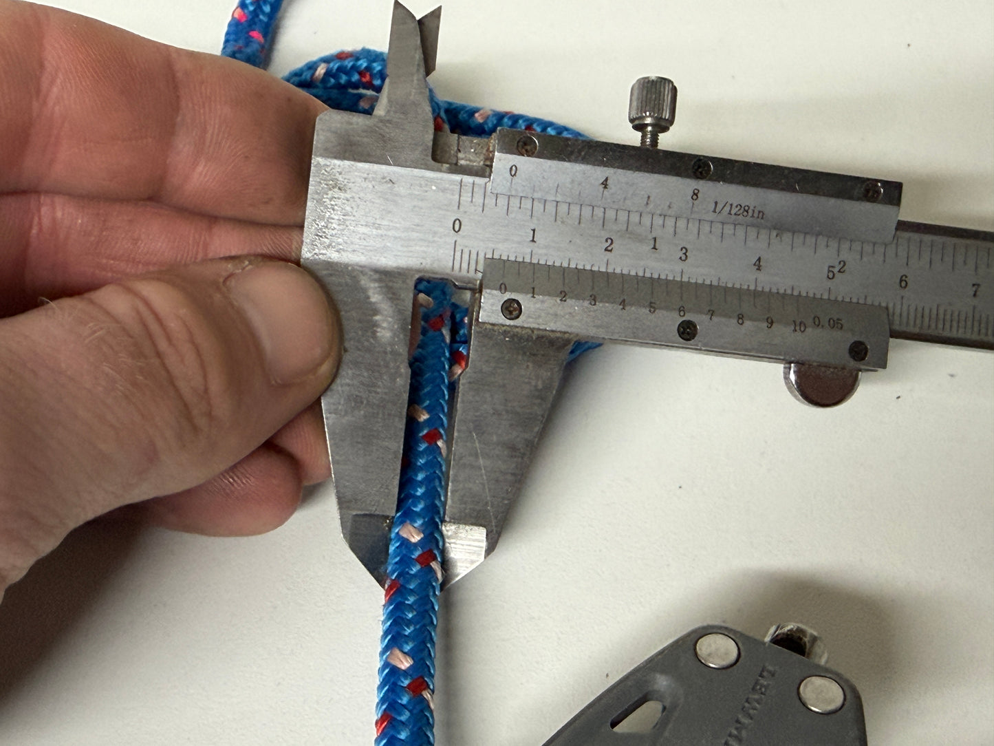 Lewmar 1 schijfs blok 40 mm met hondsvot en draaiwartel en klem