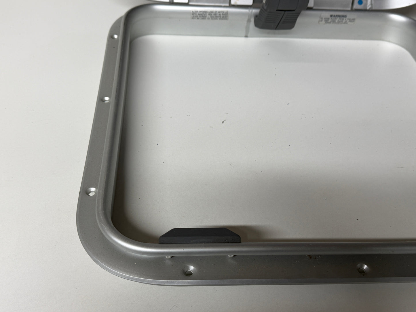 Lewmar dekluik / vluchtluik 48 x 48 cm