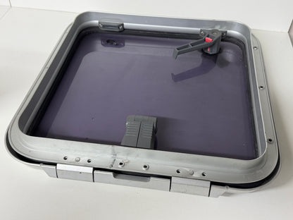 Lewmar dekluik / vluchtluik 48 x 48 cm