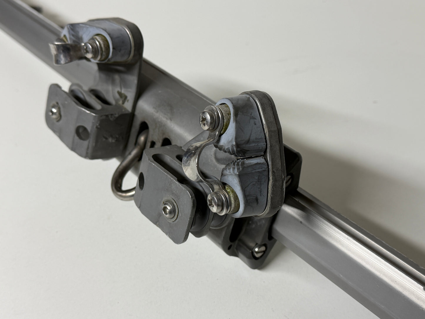 Rail 154 cm met gelagerde kar