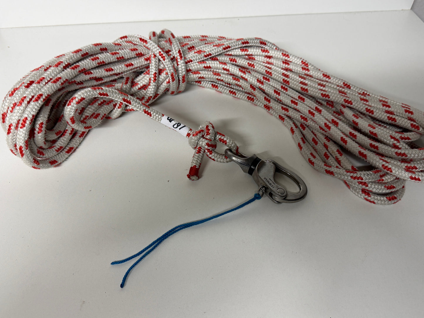 18 meter Dyneema lijn 12 mm met Lewmar sluiting met draaibaar oog