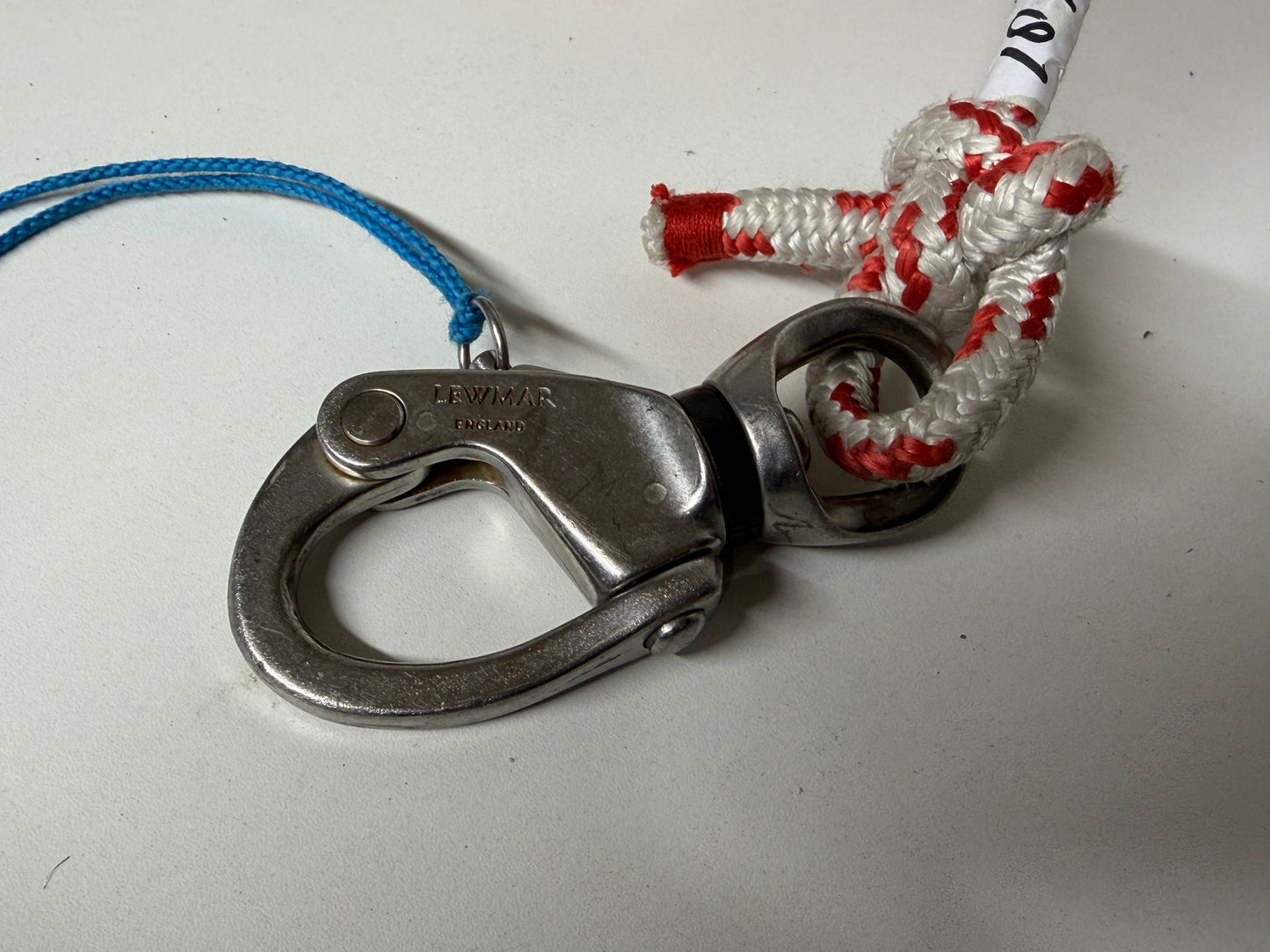 18 meter Dyneema lijn 12 mm met Lewmar sluiting met draaibaar oog