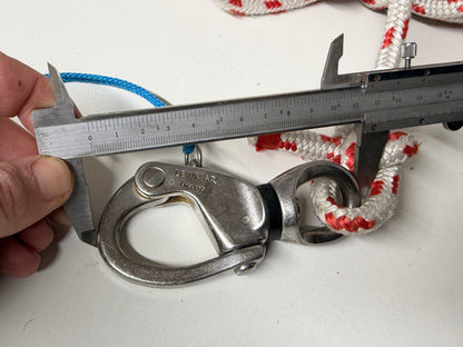 18 meter Dyneema lijn 12 mm met Lewmar sluiting met draaibaar oog